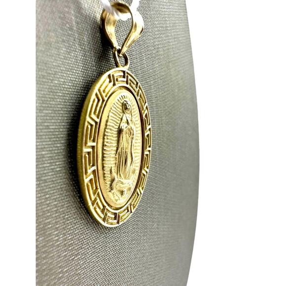 14K Yellow Gold Virgin Mary Religious Oval Pendant (17284) - Picture 2 of 7